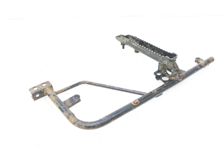 photo de CALE PIED AVANT GAUCHE KYMCO MXU R 250 (2004 - 2010) - Gros plan technique