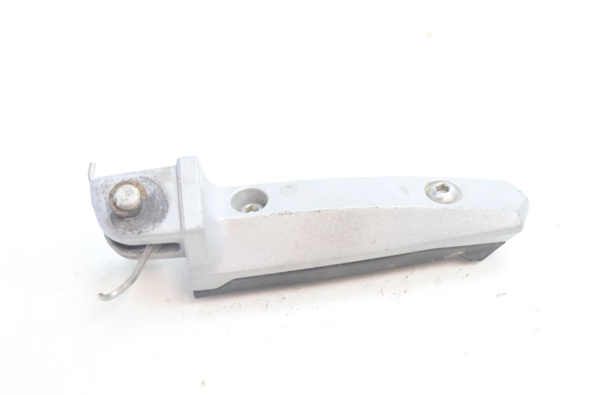 photo de CALE PIED AVANT GAUCHE CAN-AM SPYDER RS 1000 (2008 - 2012) - Autre angle de vue