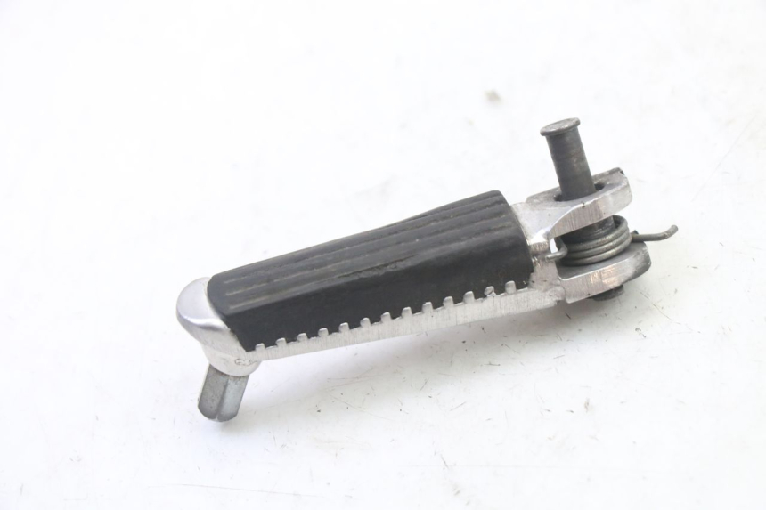 photo de CALE PIED AVANT GAUCHE SUZUKI SV S 650 (2003 - 2009)