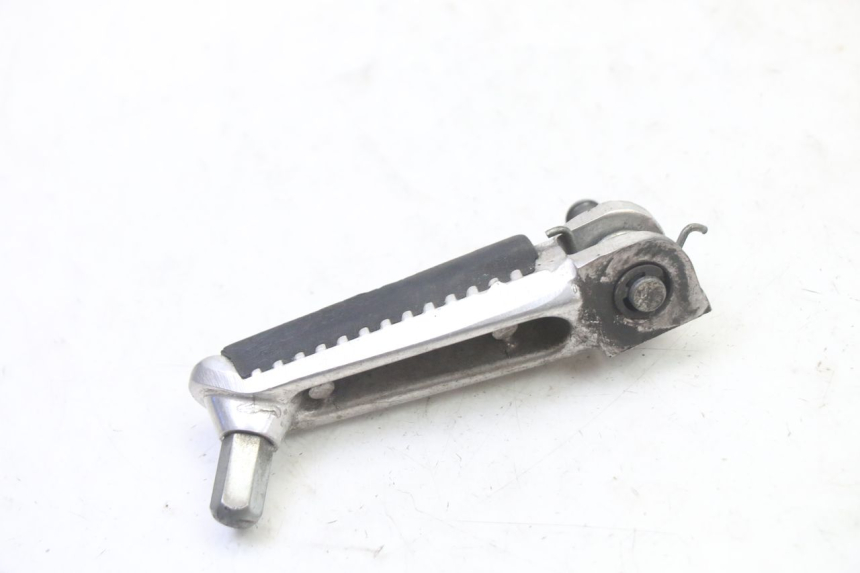 photo de CALE PIED AVANT GAUCHE SUZUKI SV S 650 (2003 - 2009)