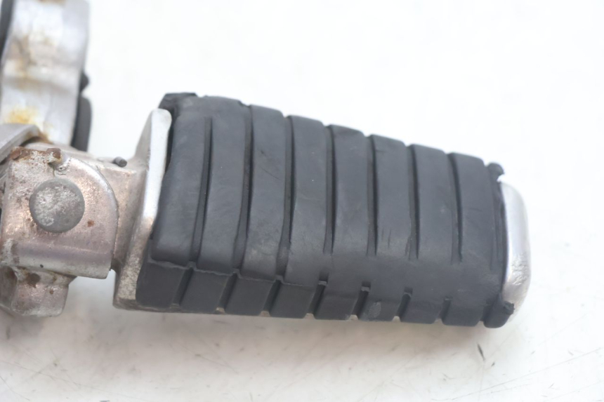 photo de CALE PIED AVANT GAUCHE YAMAHA XV VIRAGO 535 (1988 - 2004) - Gros plan technique