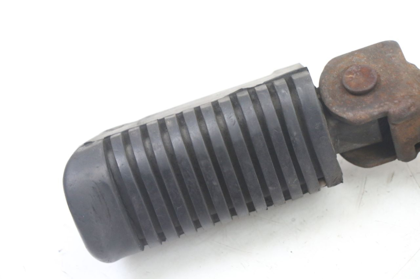 photo de CALE PIED AVANT GAUCHE YAMAHA SR 125 (1982 - 2003)