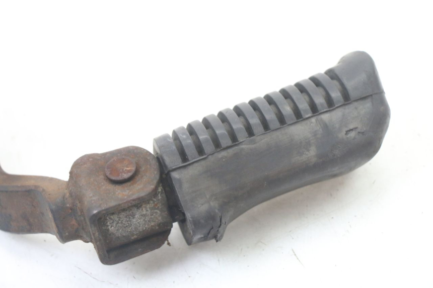 photo de CALE PIED AVANT GAUCHE YAMAHA SR 125 (1982 - 2003)