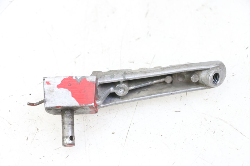 photo de CALE PIED AVANT GAUCHE YAMAHA TZR 50 (2008 - 2016)