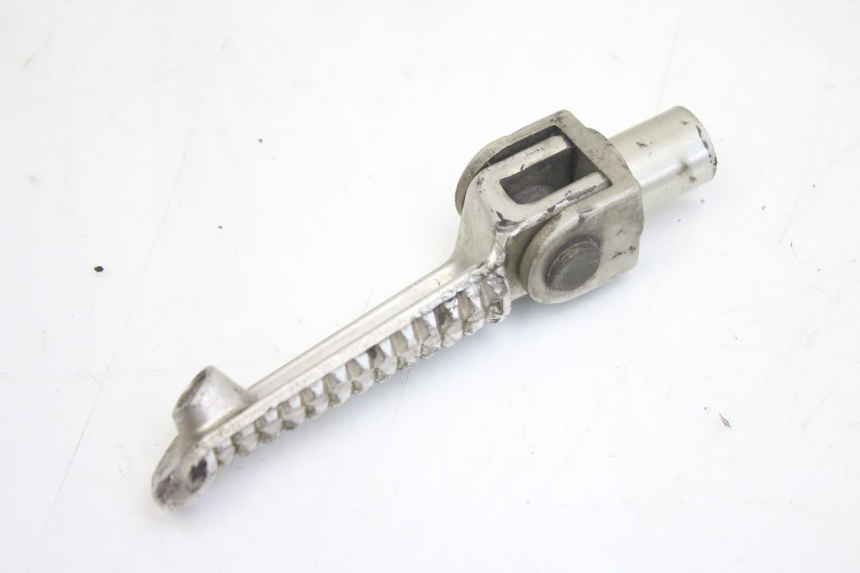 photo de REPOSE-PIED AVANT GAUCHE YAMAHA YZF R1 1000 (2007 - 2008)