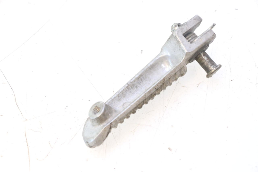 photo de CALE PIED AVANT GAUCHE YAMAHA YZF R6 600 (2008 - 2009) - Autre angle de vue