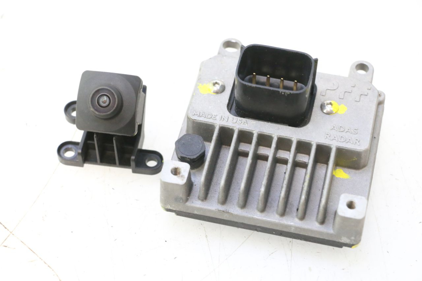photo de CAMERA DE RECUL PIAGGIO MP3 HPE 530 (2022 - 2026) - Vue principale