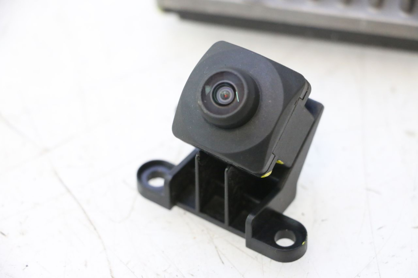 photo de CAMERA DE RECUL PIAGGIO MP3 HPE 530 (2022 - 2026) - Marquages et références