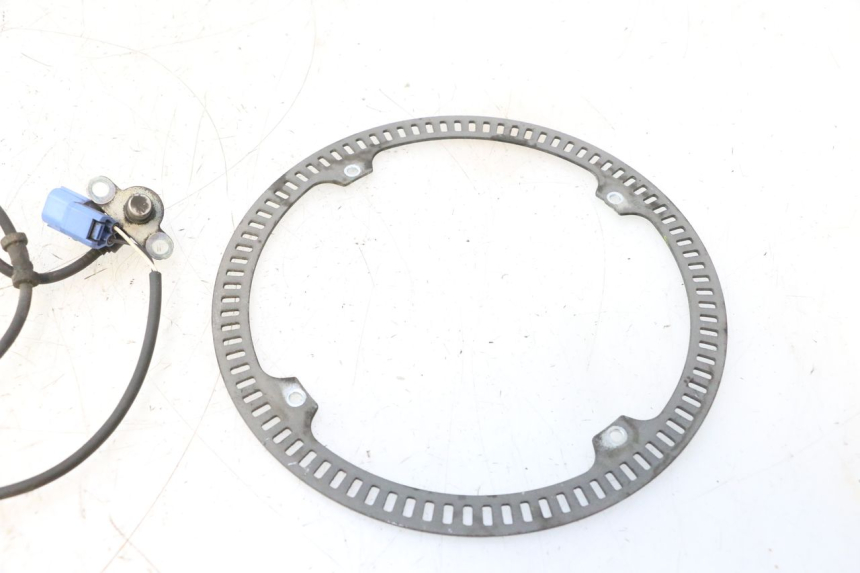 photo de CAPTEUR ABS ARRIERE SUZUKI BURGMAN EXECUTIVE ABS 650 (2006 - 2012) - Zoom état d’usage