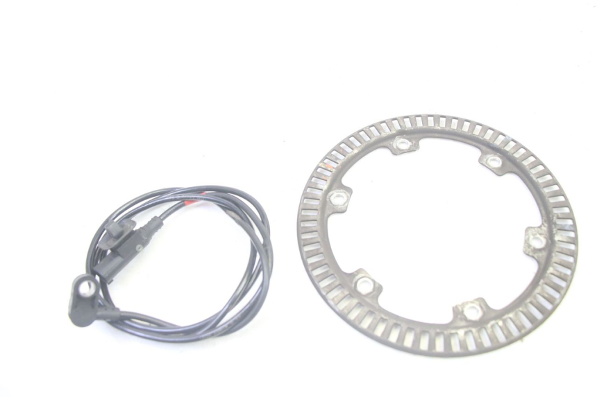 photo de CAPTEUR ABS AVANT PIAGGIO MP3 500 (2016 - 2018) - Gros plan technique