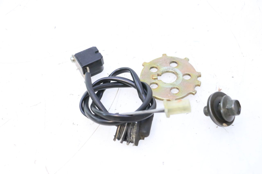 photo de CAPTEUR ALLUMAGE YAMAHA FJR 1300 (2001 - 2005) - Autre angle de vue
