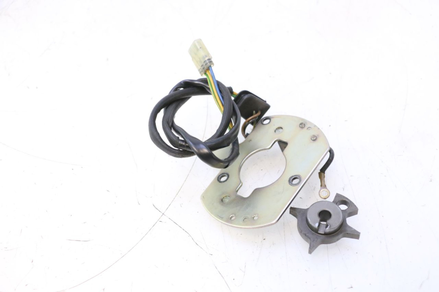 photo de CAPTEUR ALLUMAGE SUZUKI GSF N BANDIT 1200 (2001 - 2005) - Autre angle de vue