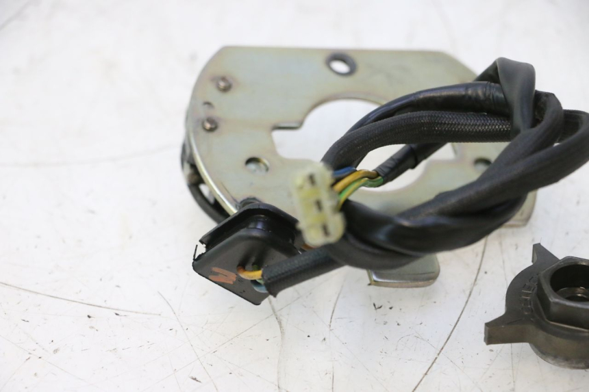 photo de CAPTEUR ALLUMAGE SUZUKI GSF N BANDIT 1200 (2001 - 2005) - Vue d’ensemble