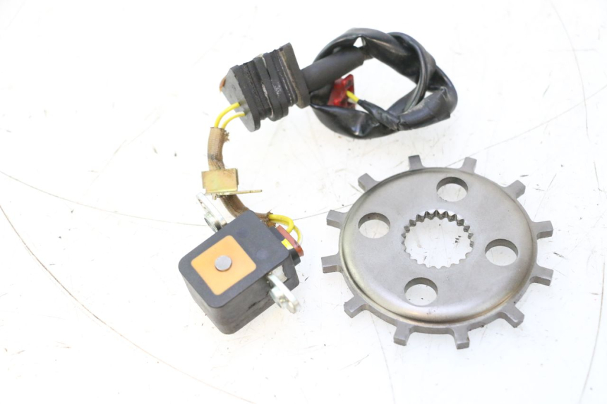 photo de CAPTEUR ALLUMAGE HONDA VFR FI RC46 800 (1998 - 2001) - Autre angle de vue