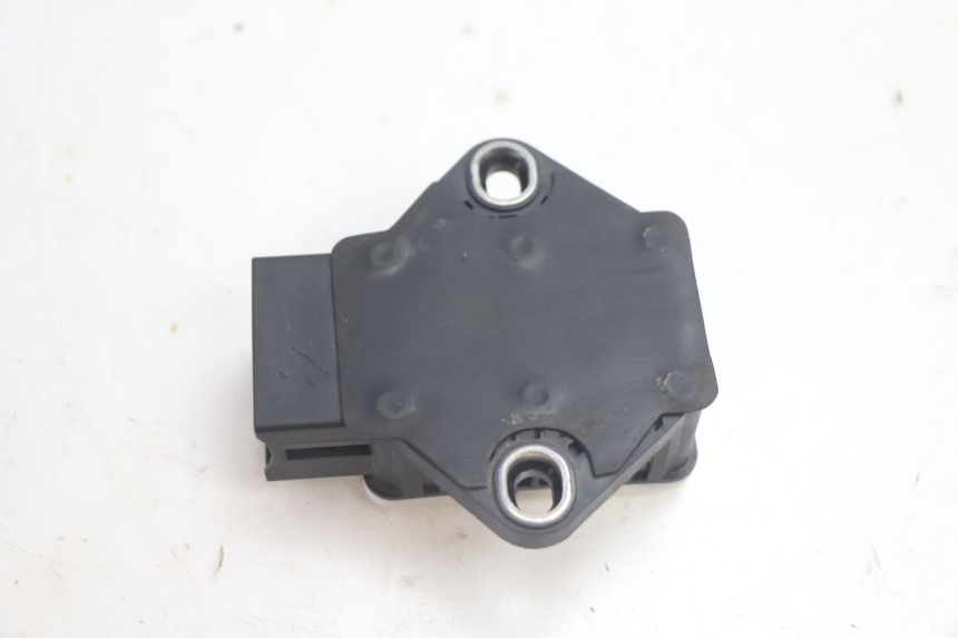 photo de CAPTEUR D'ANGLE CAN-AM SPYDER RS 1000 (2008 - 2012) - Gros plan technique