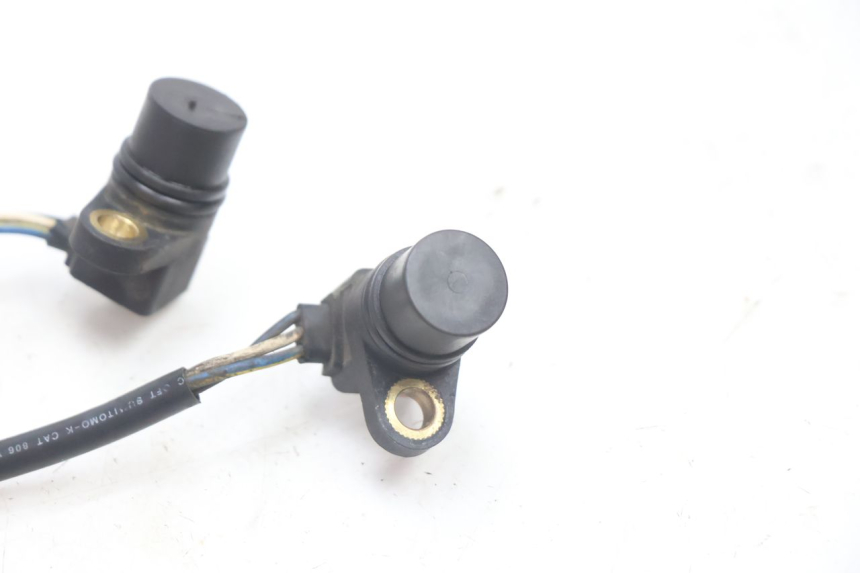 photo de CAPTEUR ARBRE A CAMES YAMAHA FJR 1300 (2001 - 2005) - Gros plan technique