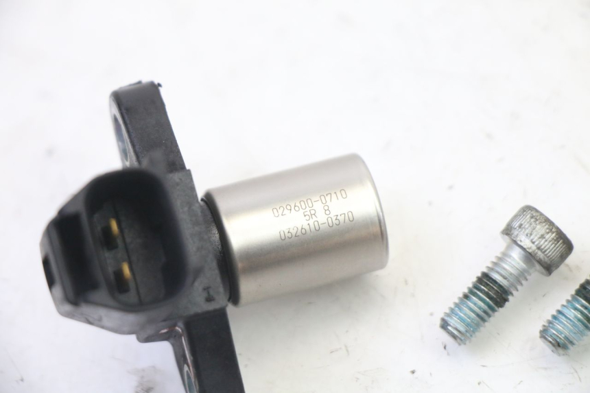 photo de CAPTEUR ARBRE A CAMES SUZUKI GSR 750 (2011 - 2017)