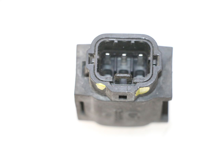 photo de CAPTEUR CHUTE SUZUKI BURGMAN 125 (2007 - 2014) - Autre angle de vue
