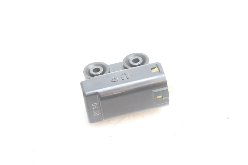photo de CAPTEUR CHUTE YAMAHA FZ8 800 (2010 - 2016) - Autre angle de vue