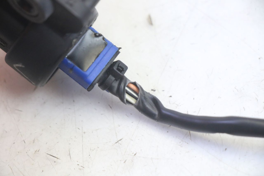 photo de CAPTEUR CHUTE PIAGGIO MP3 500 (2016 - 2018) - Autre angle de vue