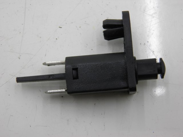 photo de CAPTEUR OUVERTURE COFFRE PIAGGIO X9 EVOLUTION 125 (2003 - 2007)