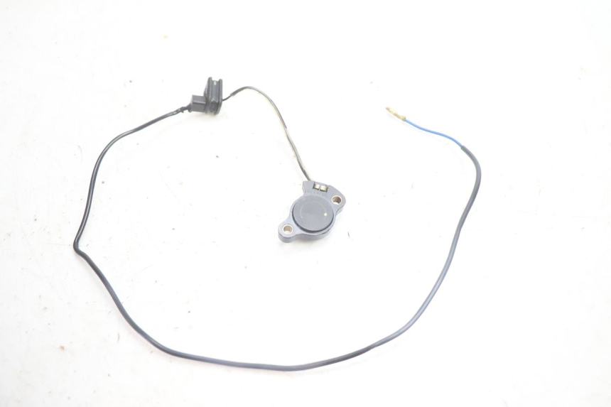 photo de CAPTEUR POINT MORT SUZUKI DR S 600 (1985 - 1989) - Vue principale