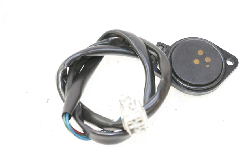 photo de CAPTEUR POINT MORT SUZUKI GSF N BANDIT 1200 (2001 - 2005) - Autre angle de vue