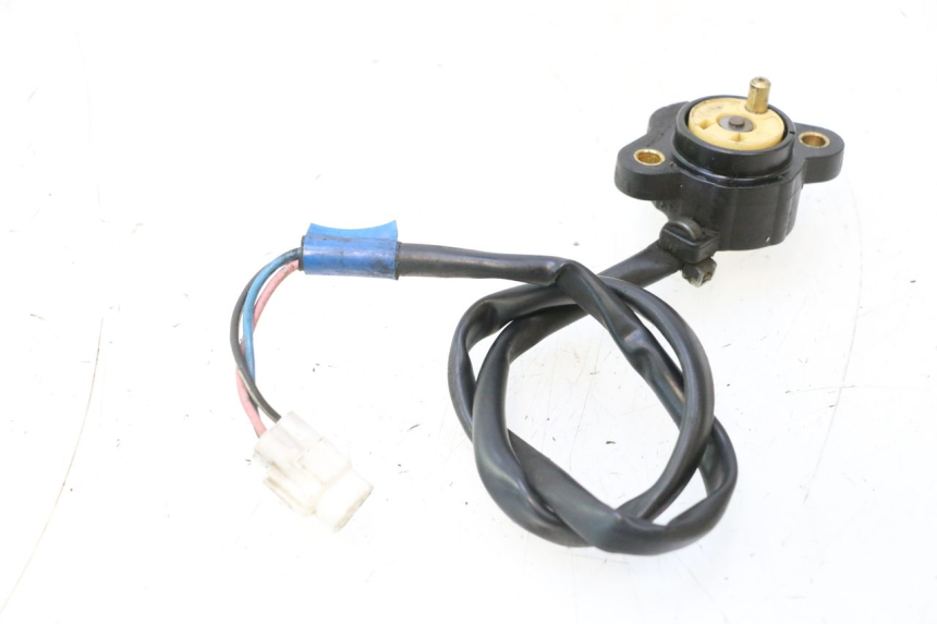 photo de CAPTEUR POINT MORT SUZUKI GSR 600 (2005 - 2012) - Détail de la pièce