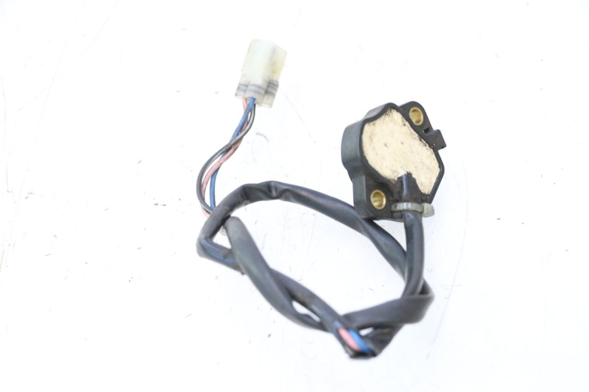 photo de CAPTEUR POINT MORT SUZUKI SV S 650 (2003 - 2009) - Détail de la pièce