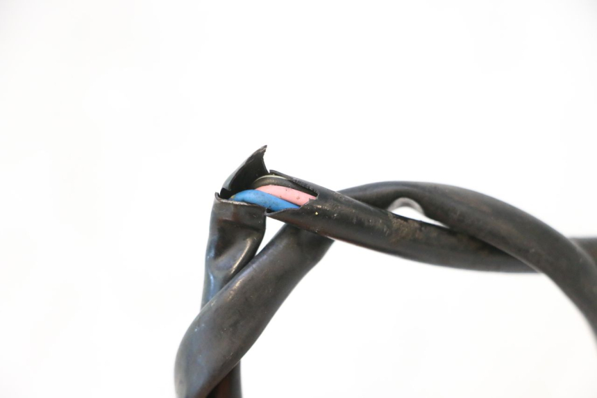 photo de CAPTEUR POINT MORT SUZUKI SV S 650 (2003 - 2009) - Zoom état d’usage