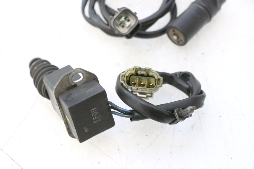 photo de CAPTEUR POSITION CVT SUZUKI BURGMAN EXECUTIVE ABS 650 (2006 - 2012) - Gros plan technique