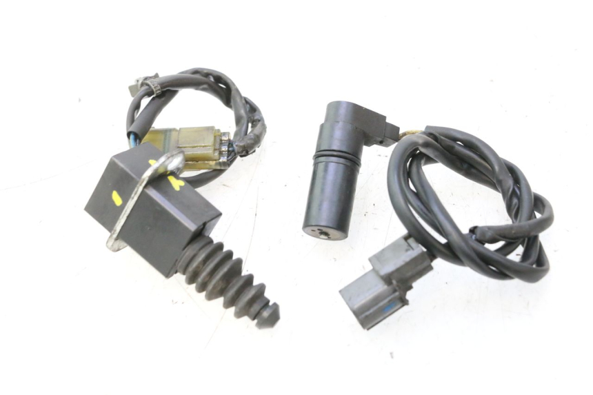 photo de CAPTEUR POSITION CVT SUZUKI BURGMAN EXECUTIVE ABS 650 (2006 - 2012) - Points de fixation