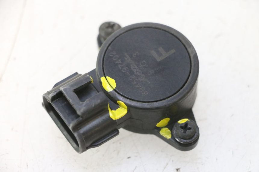photo de CAPTEUR TPS SUZUKI BURGMAN 125 (2007 - 2014) - Vue principale