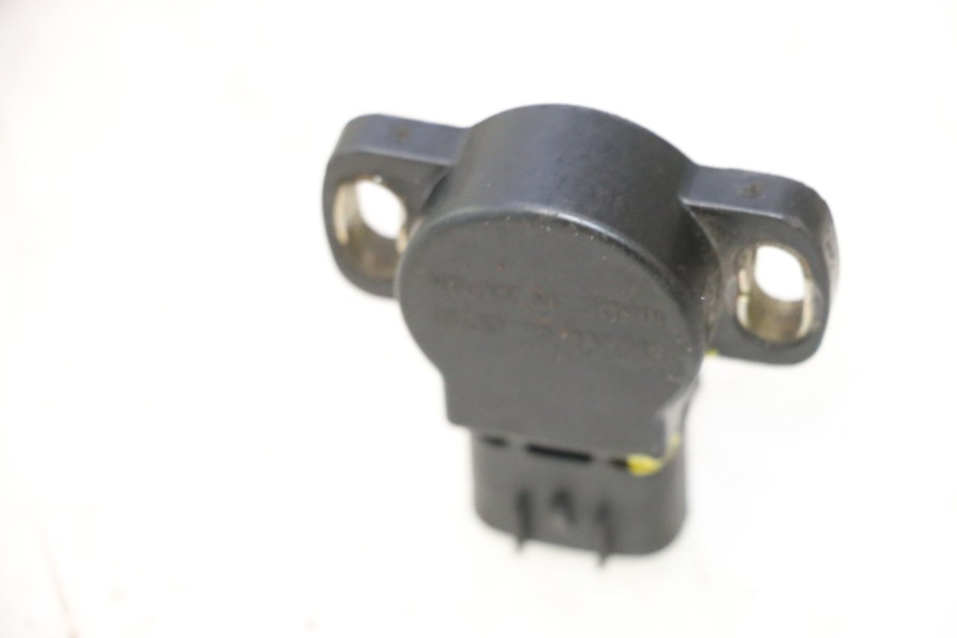 photo de CAPTEUR TPS SUZUKI GS GSE 500 (2001 - 2003) - Zoom état d’usage