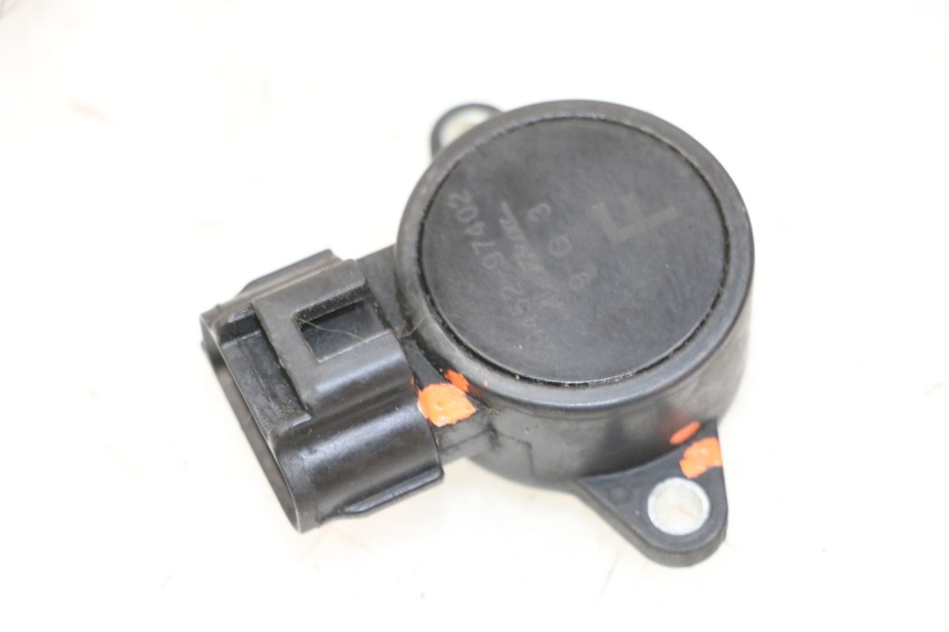 photo de CAPTEUR TPS SUZUKI BURGMAN 125 (2007 - 2014)