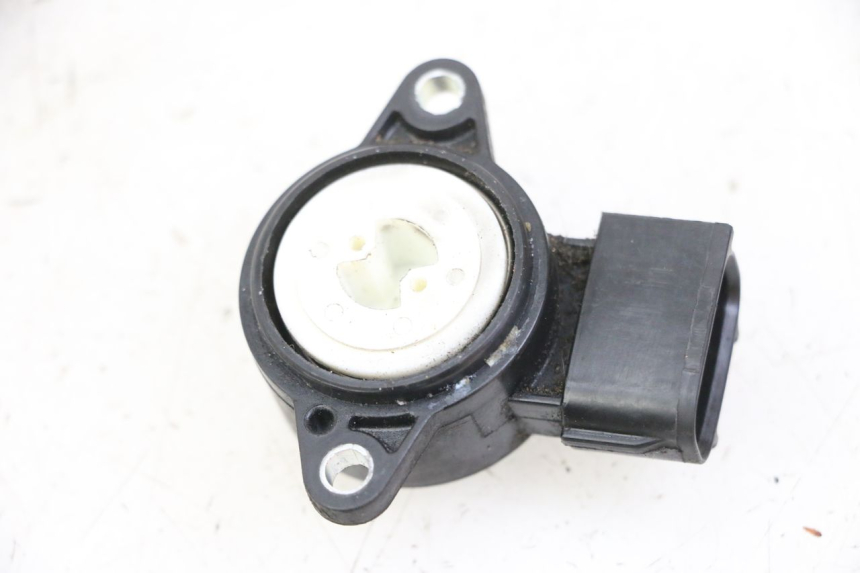 photo de CAPTEUR TPS SUZUKI BURGMAN 125 (2007 - 2014)