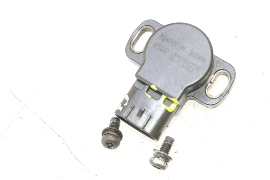 photo de CAPTEUR TPS YAMAHA XJR 1300 (1998 - 2002) - Autre angle de vue