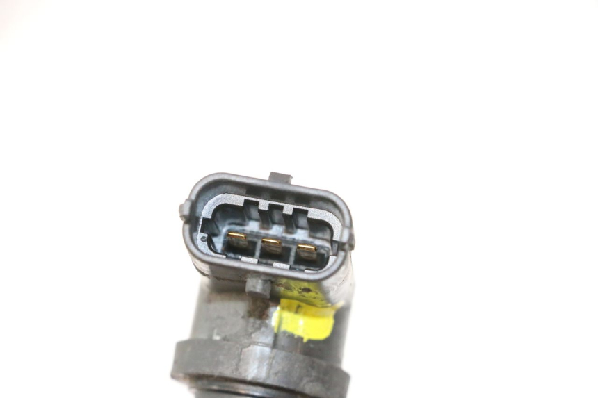 photo de CAPTEUR VITESSE GILERA GP 800 (2007 - 2013) - Autre angle de vue