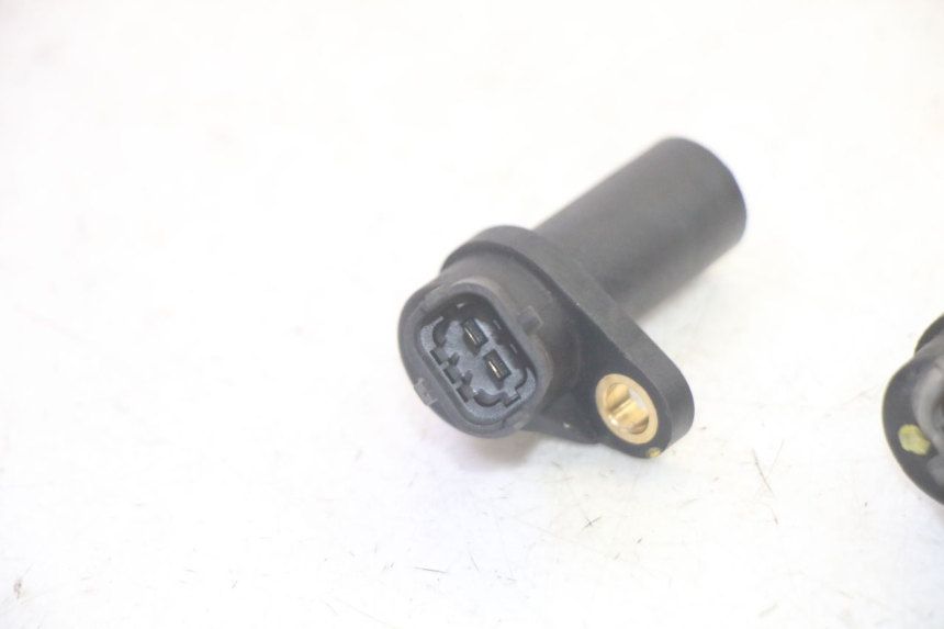 photo de CAPTEUR VITESSE PIAGGIO MP3 HPE 350 (2018 - 2020) - Autre angle de vue