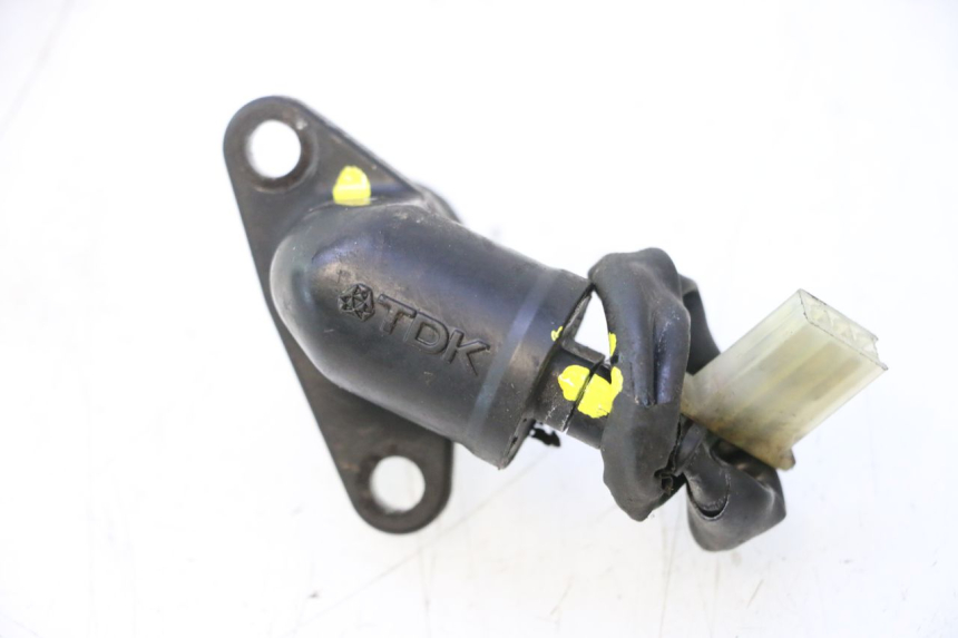 photo de CAPTEUR VITESSE HONDA VFR FI RC46 800 (1998 - 2001) - Gros plan technique