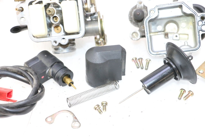 photo de CARBURATEUR KYMCO AGILITY 4T 10" 50 (2005 - 2018) - Aperçu profil