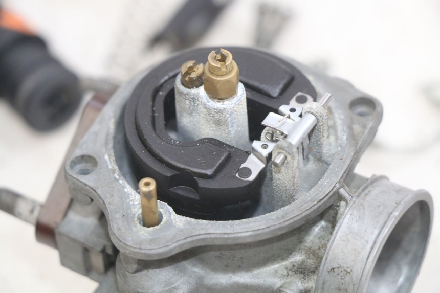 photo de CARBURATEUR KYMCO AGILITY NAKED RENOUVO 2T 50 (2011 - 2018)