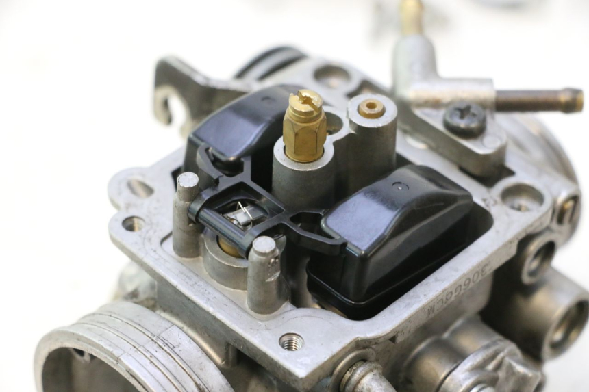 photo de CARBURATEUR APRILIA ATLANTIC S 125 (2010 - 2013) - État de surface