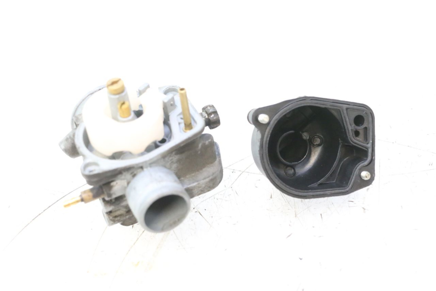 photo de CARBURATEUR PEUGEOT CITYSTAR 2T 50 (2018 - 2021) - Points de fixation
