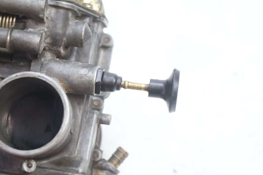 photo de CARBURATEUR SUZUKI DR S 600 (1985 - 1989) - Gros plan technique