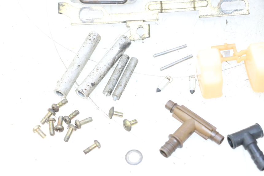 photo de CARBURATEUR SUZUKI GS GSE 500 (2001 - 2003) - Zoom état d’usage