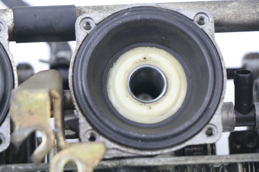 photo de CARBURATEUR SUZUKI GSF N BANDIT 600 (1996 - 1999) - Angle alternatif