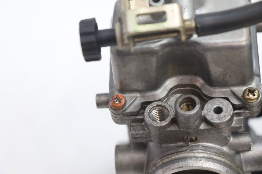 photo de CARBURATEUR SUZUKI GSF N BANDIT 1200 (2001 - 2005) - Gros plan technique