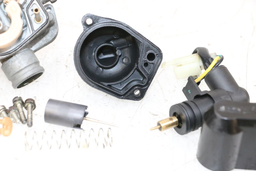 photo de CARBURATEUR PEUGEOT KISBEE 2T 50 (2010 - 2017) - Détails caractéristiques