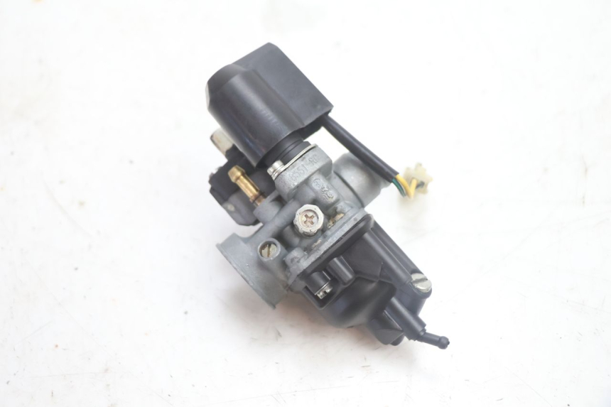 photo de CARBURATEUR PEUGEOT KISBEE 2T 50 (2010 - 2017) - Gros plan technique